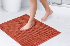 Tappeto da Bagno Antiscivolo Noodle Soft Touch di Emma Barclay